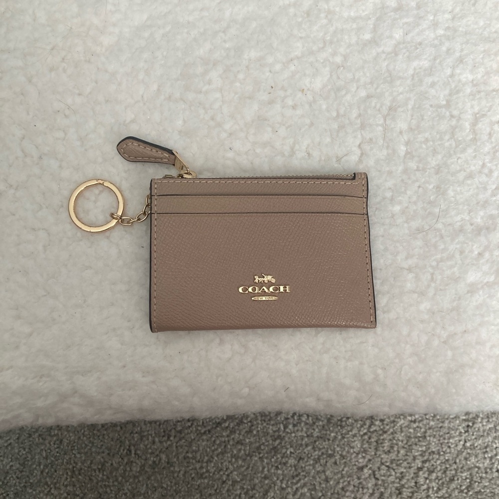Coach Gold/Taupe Mini Skinny Leather Card Holder with Gold Accent EUC